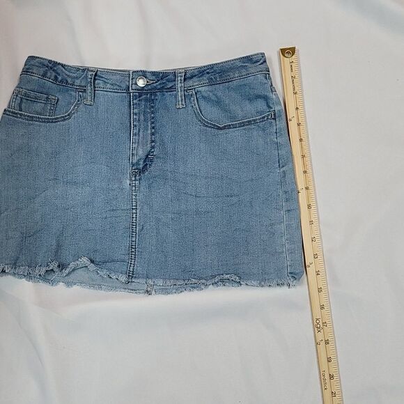 Cute Jean Mini Skirt!  - Picture 3 of 6